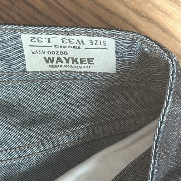 Diesel Waykee Regular Straight Jeans in the 00Z88 gray wash 33 x 32 EUC - Picture 6 of 9